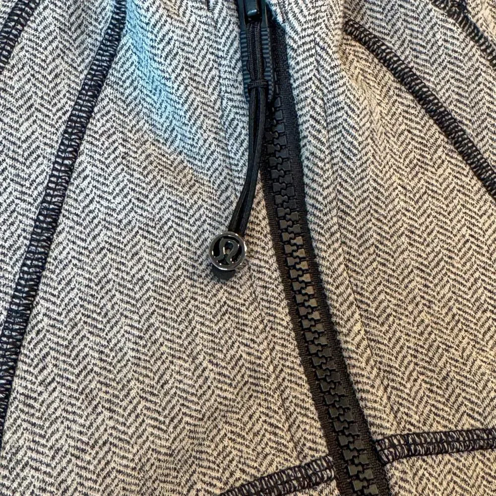 Lululemon Define Jacket Heathered Herringbone Gray/Black Size 4, Style LW3JPMS